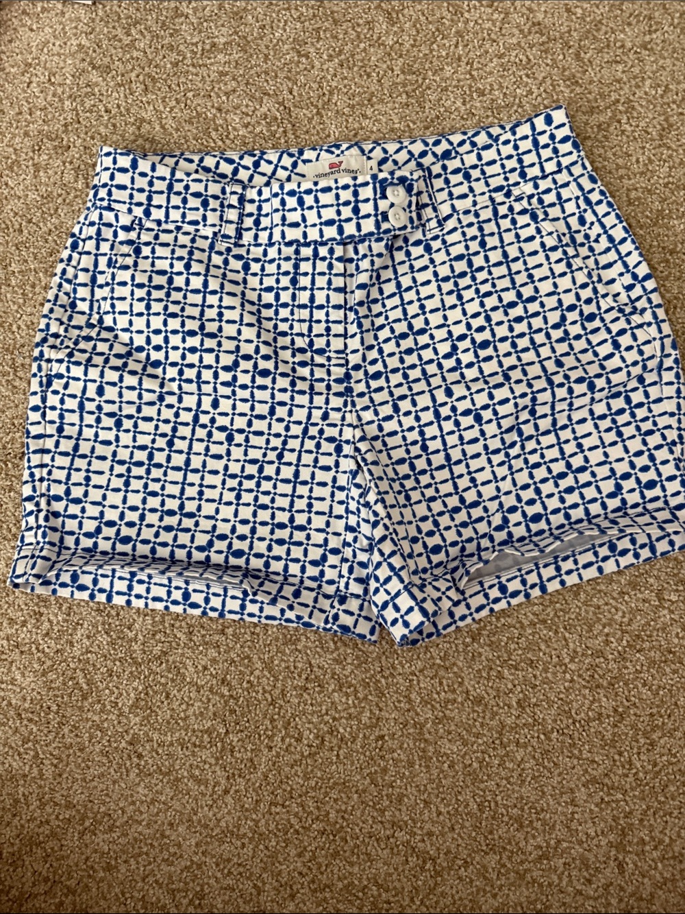 Vineyard Vines White and Blue Printed Cotton Shorts. Size 4. NWOT